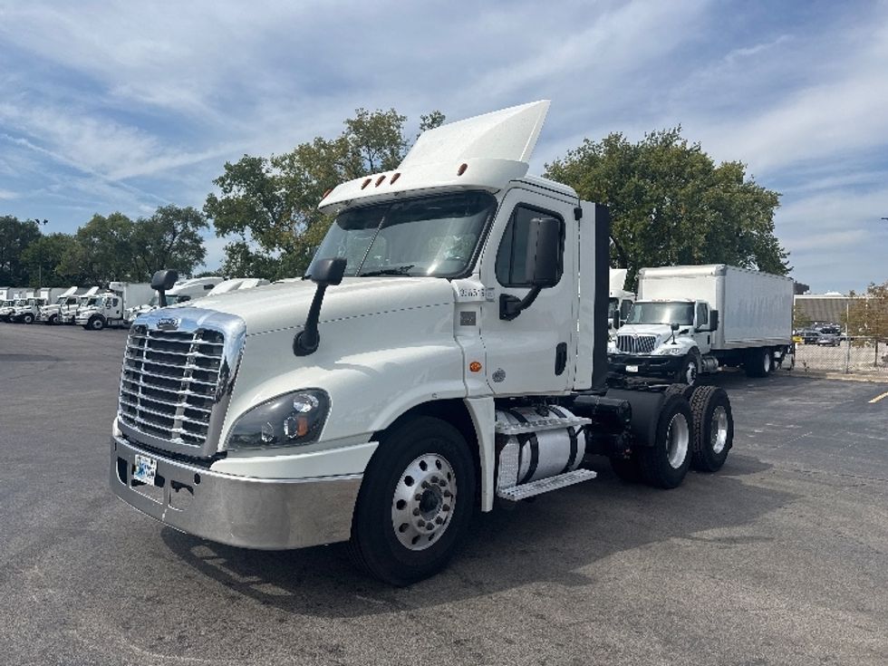Day Cab Tractor-Heavy Duty Tractors-Freightliner-2019-Cascadia 12564ST-East Chicago-IN-496,952\n\t\tmiles-$ 37,000 - Image 3