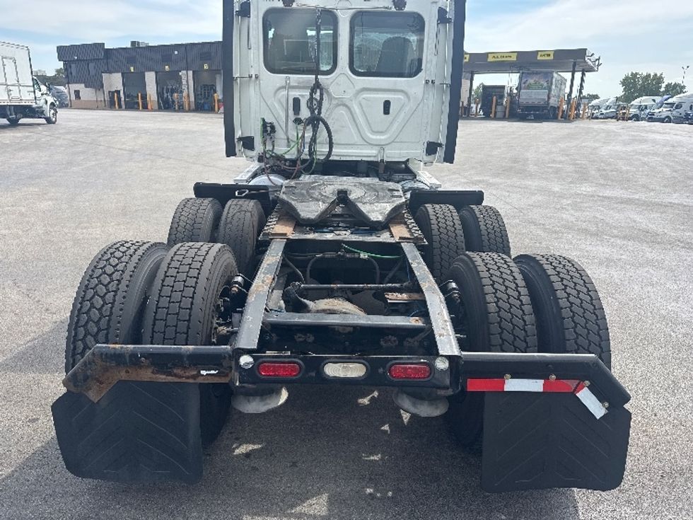 Day Cab Tractor-Heavy Duty Tractors-Freightliner-2019-Cascadia 12564ST-East Chicago-IN-496,952\n\t\tmiles-$ 37,000 - Image 6