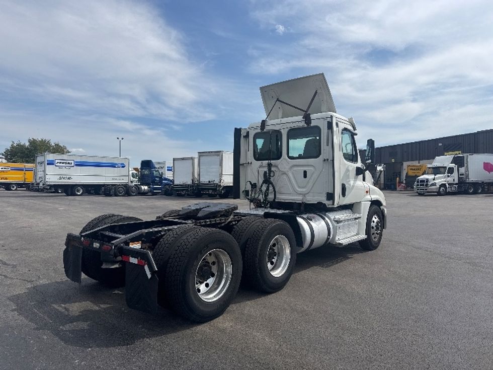Day Cab Tractor-Heavy Duty Tractors-Freightliner-2019-Cascadia 12564ST-East Chicago-IN-496,952\n\t\tmiles-$ 37,000 - Image 7