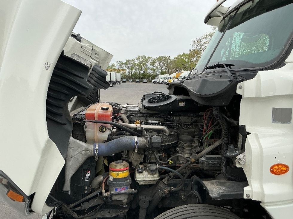 Day Cab Tractor-Heavy Duty Tractors-Freightliner-2019-Cascadia 12564ST-East Chicago-IN-500,476\n\t\tmiles-$ 36,500 - Image 16
