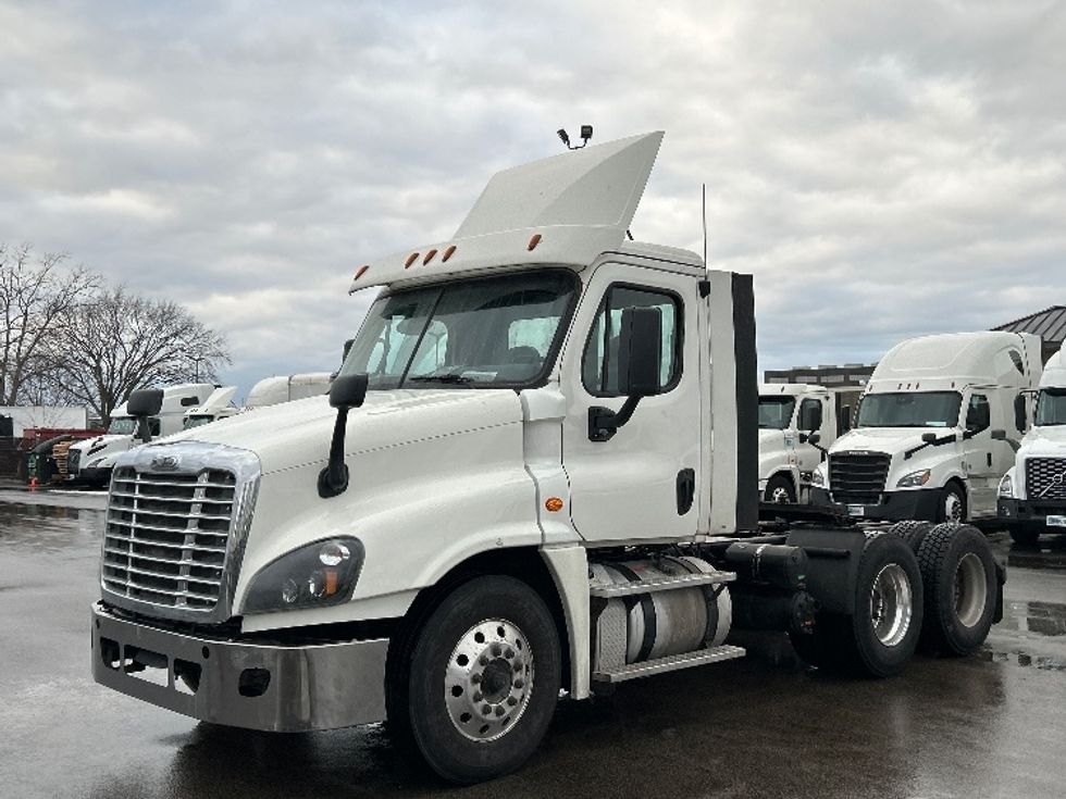 Day Cab Tractor-Heavy Duty Tractors-Freightliner-2019-Cascadia 12564ST-East Chicago-IN-509,158\n\t\tmiles-$ 32,500 - Image 3