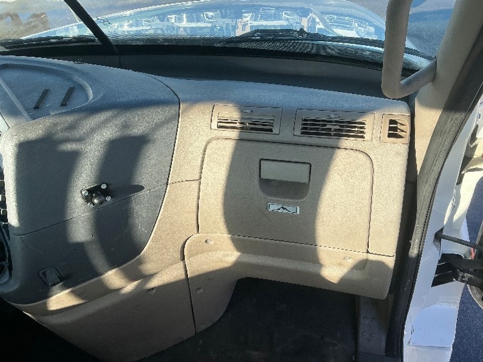 Day Cab Tractor-Heavy Duty Tractors-Freightliner-2019-Cascadia 12564ST-East Chicago-IN-547,354\n\t\tmiles-$ 30,750 - Image 13