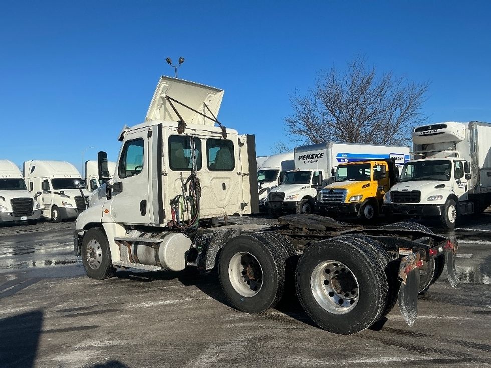 Day Cab Tractor-Heavy Duty Tractors-Freightliner-2019-Cascadia 12564ST-East Chicago-IN-547,354\n\t\tmiles-$ 30,750 - Image 5