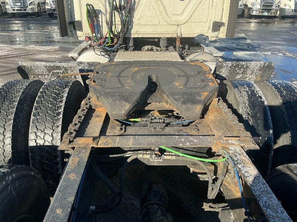 Day Cab Tractor-Heavy Duty Tractors-Freightliner-2019-Cascadia 12564ST-East Chicago-IN-547,354\n\t\tmiles-$ 30,750 - Image 6