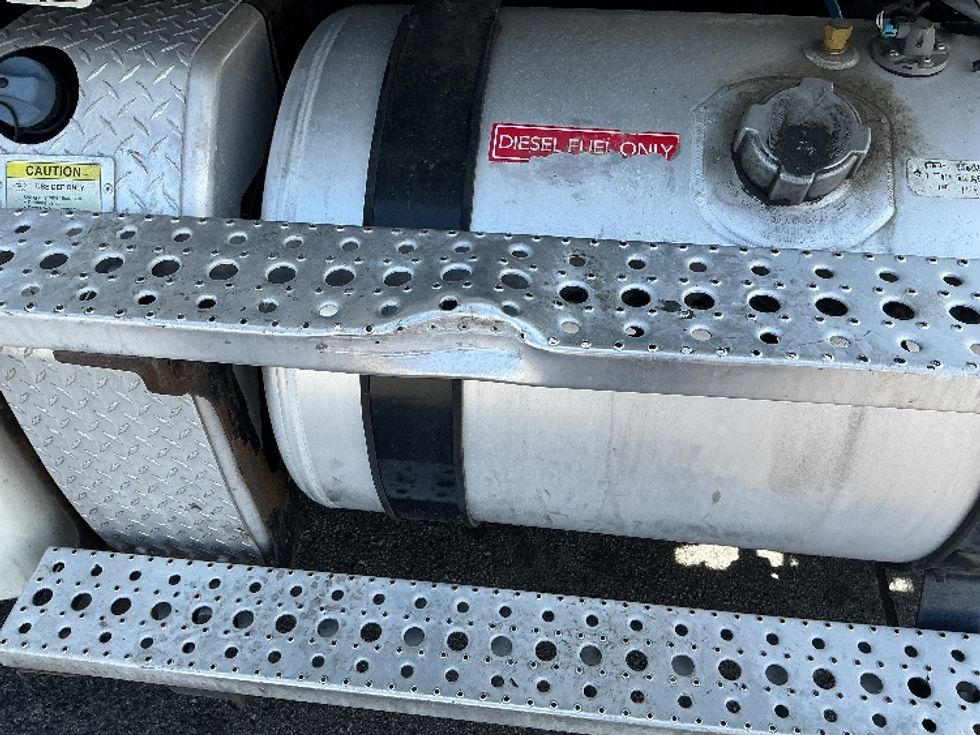 Day Cab Tractor-Heavy Duty Tractors-Freightliner-2019-Cascadia 12564ST-East Chicago-IN-550,903\n\t\tmiles-$ 32,250 - Image 17