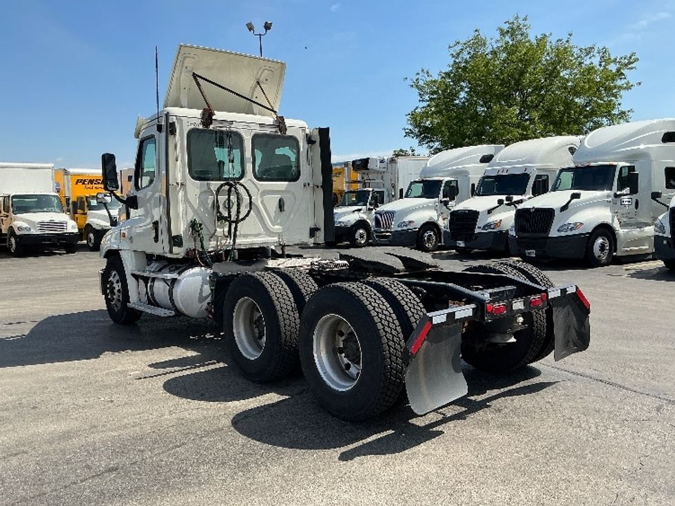 Day Cab Tractor-Heavy Duty Tractors-Freightliner-2019-Cascadia 12564ST-East Chicago-IN-550,903\n\t\tmiles-$ 32,250 - Image 5