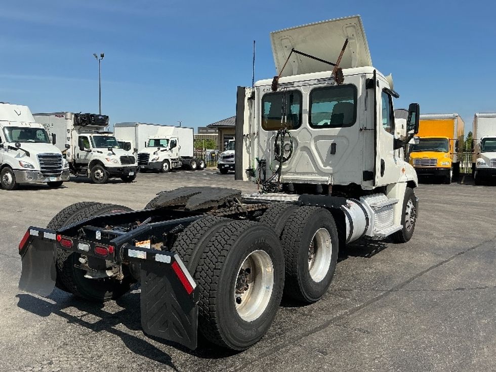 Day Cab Tractor-Heavy Duty Tractors-Freightliner-2019-Cascadia 12564ST-East Chicago-IN-550,903\n\t\tmiles-$ 32,250 - Image 7