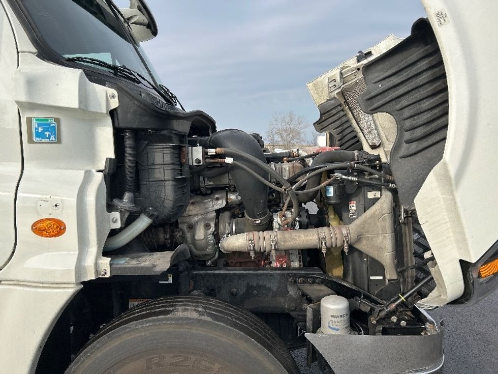 Day Cab Tractor-Heavy Duty Tractors-Freightliner-2019-Cascadia 12564ST-East Chicago-IN-563,949\n\t\tmiles-$ 30,500 - Image 15