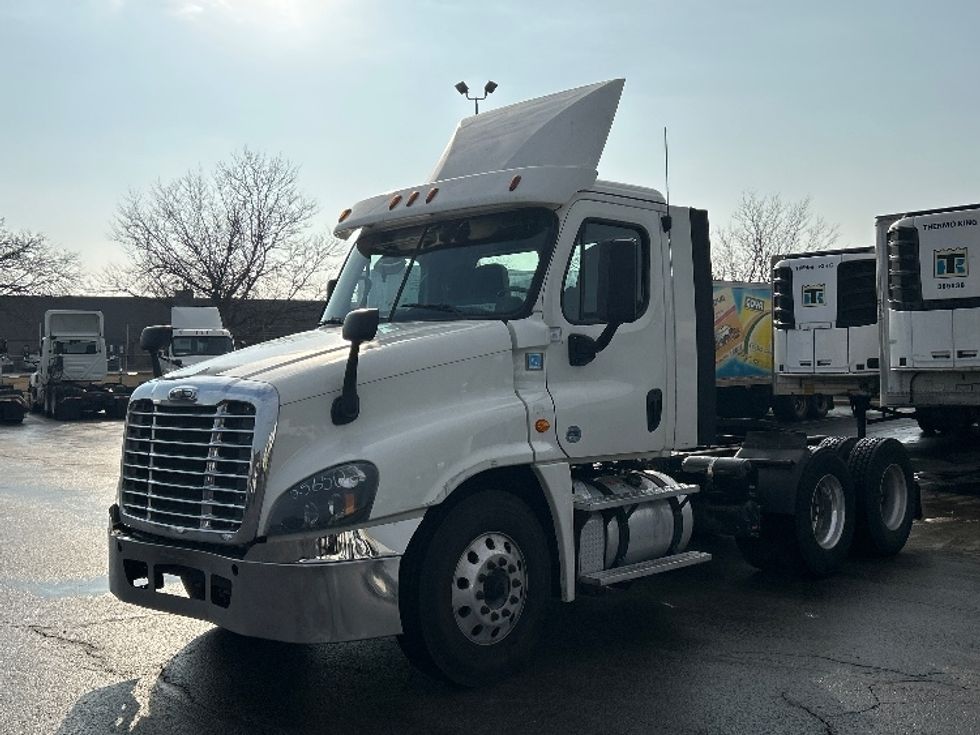 Day Cab Tractor-Heavy Duty Tractors-Freightliner-2019-Cascadia 12564ST-East Chicago-IN-563,949\n\t\tmiles-$ 30,500 - Image 3