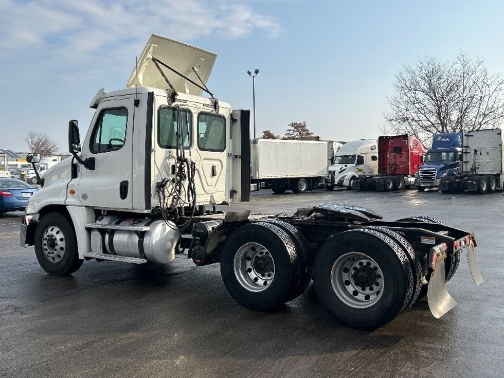 Day Cab Tractor-Heavy Duty Tractors-Freightliner-2019-Cascadia 12564ST-East Chicago-IN-563,949\n\t\tmiles-$ 30,500 - Image 5