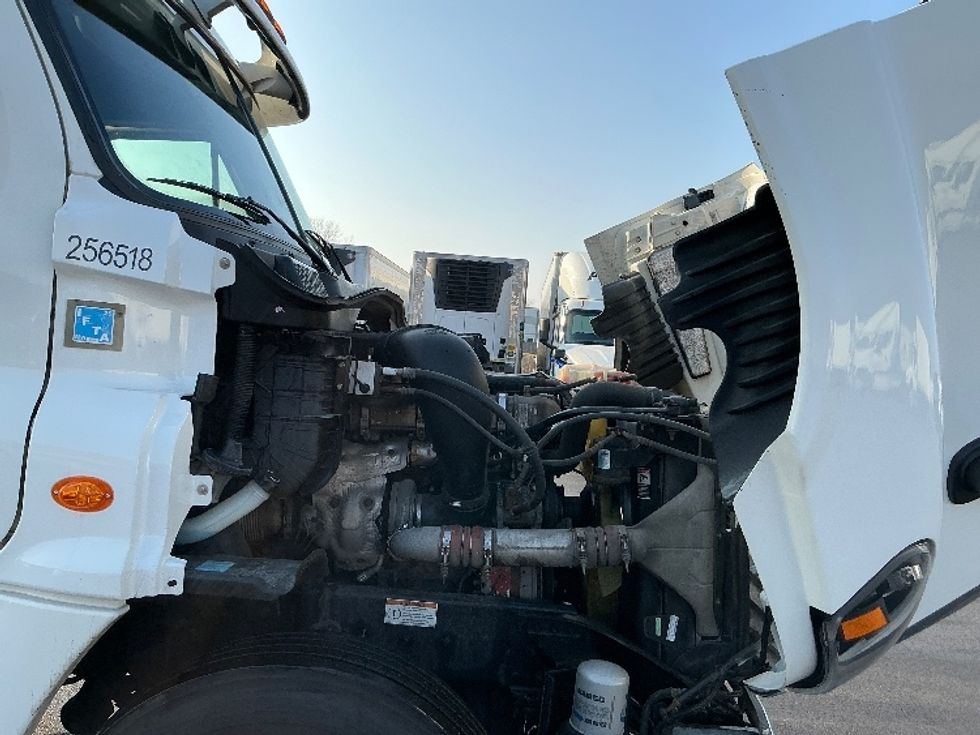 Day Cab Tractor-Heavy Duty Tractors-Freightliner-2019-Cascadia 12564ST-East Chicago-IN-563,951\n\t\tmiles-$ 30,500 - Image 15