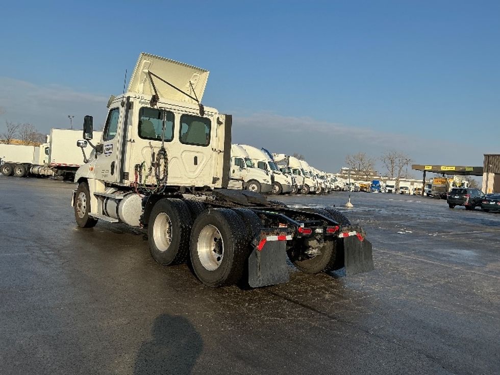 Day Cab Tractor-Heavy Duty Tractors-Freightliner-2019-Cascadia 12564ST-East Chicago-IN-563,951\n\t\tmiles-$ 30,500 - Image 5