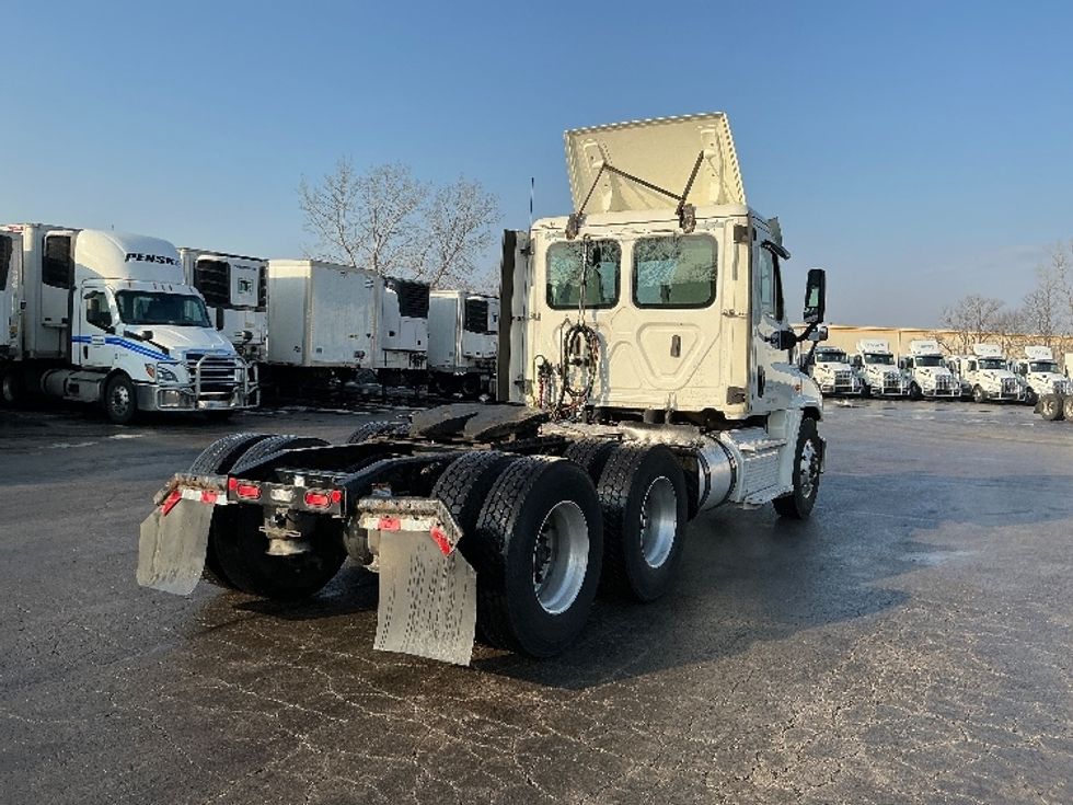 Day Cab Tractor-Heavy Duty Tractors-Freightliner-2019-Cascadia 12564ST-East Chicago-IN-563,951\n\t\tmiles-$ 30,500 - Image 7
