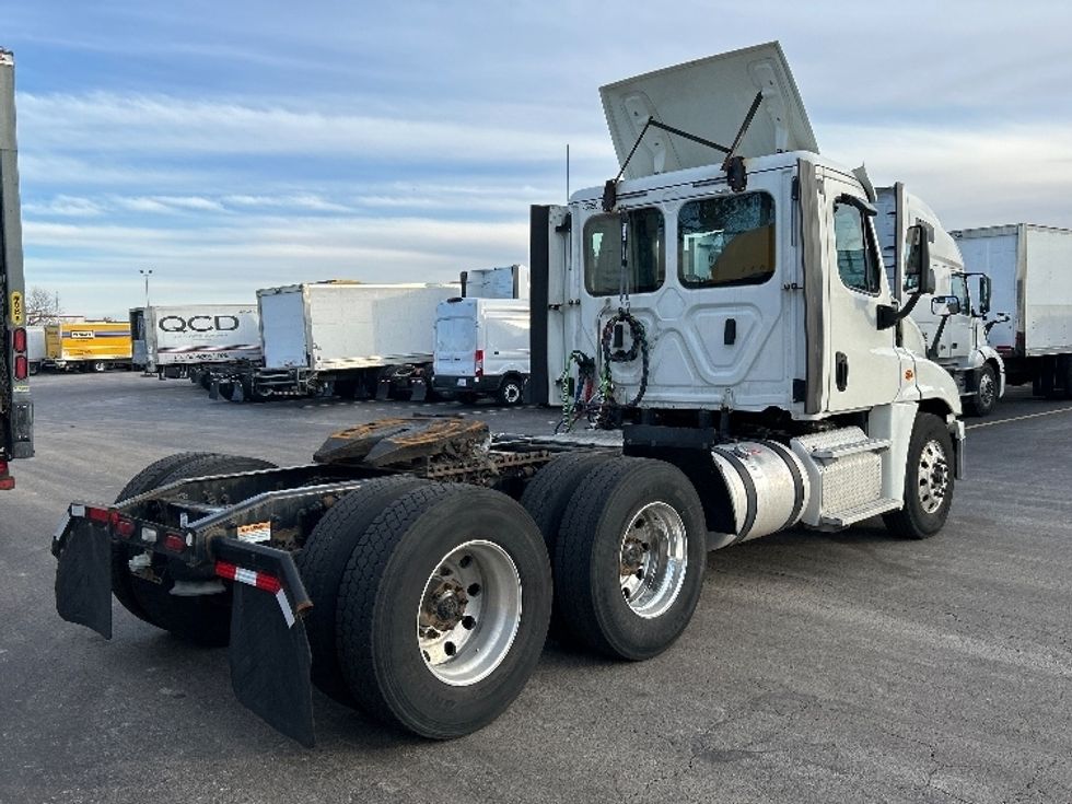 Day Cab Tractor-Heavy Duty Tractors-Freightliner-2019-Cascadia 12564ST-East Chicago-IN-574,427\n\t\tmiles-$ 28,500 - Image 7
