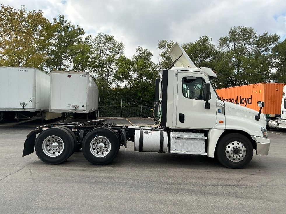 Day Cab Tractor-Heavy Duty Tractors-Freightliner-2019-Cascadia 12564ST-East Chicago-IN-616,145\n\t\tmiles-$ 24,250 - Image 8
