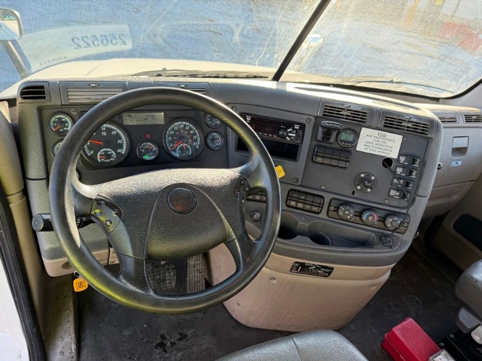 Day Cab Tractor-Heavy Duty Tractors-Freightliner-2019-Cascadia 12564ST-East Chicago-IN-619,872\n\t\tmiles-$ 23,250 - Image 11