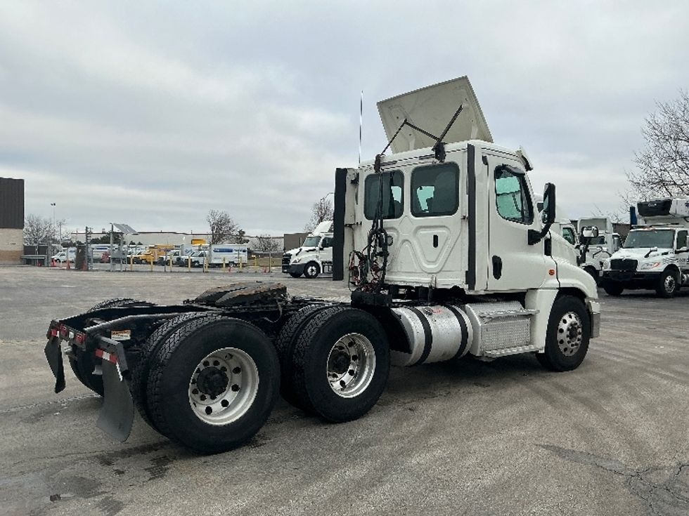 Day Cab Tractor-Heavy Duty Tractors-Freightliner-2019-Cascadia 12564ST-East Chicago-IN-619,872\n\t\tmiles-$ 23,250 - Image 7