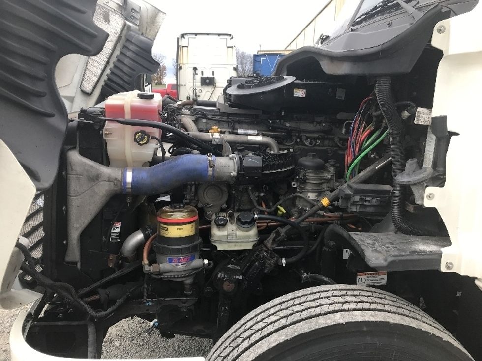 Day Cab Tractor-Heavy Duty Tractors-Freightliner-2019-Cascadia 12564ST-East Chicago-IN-638,247\n\t\tmiles-$ 21,250 - Image 16