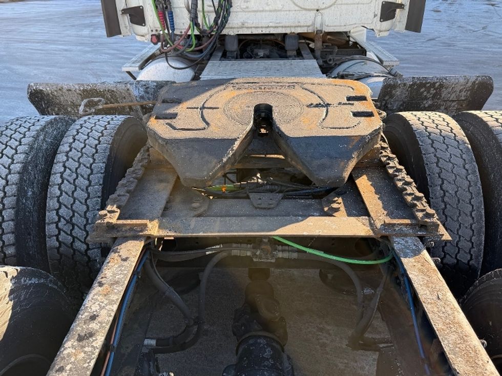 Day Cab Tractor-Heavy Duty Tractors-Freightliner-2019-Cascadia 12564ST-East Chicago-IN-638,247\n\t\tmiles-$ 21,250 - Image 6