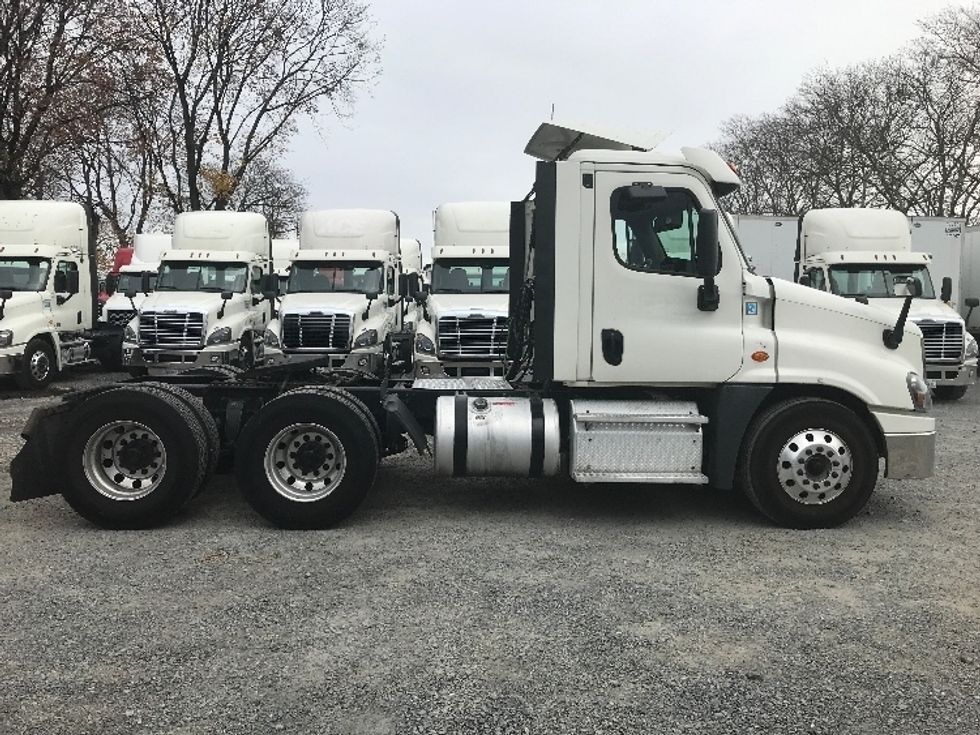 Day Cab Tractor-Heavy Duty Tractors-Freightliner-2019-Cascadia 12564ST-East Chicago-IN-638,247\n\t\tmiles-$ 21,250 - Image 8