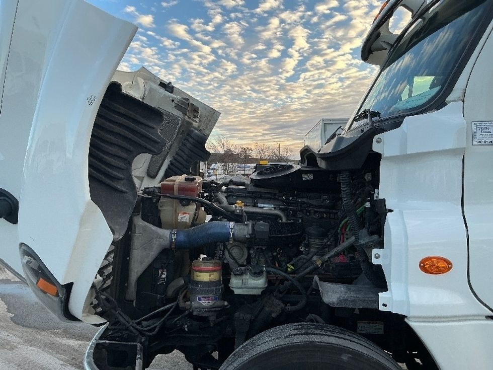 Day Cab Tractor-Heavy Duty Tractors-Freightliner-2019-Cascadia 12564ST-East Chicago-IN-655,571\n\t\tmiles-$ 21,250 - Image 14