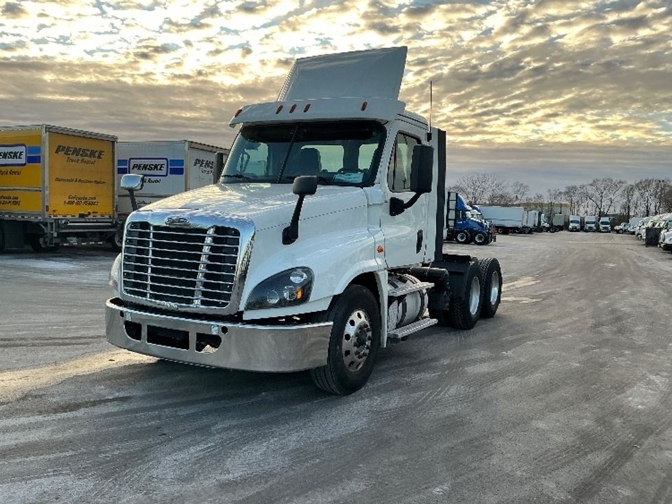 Day Cab Tractor-Heavy Duty Tractors-Freightliner-2019-Cascadia 12564ST-East Chicago-IN-655,571\n\t\tmiles-$ 21,250 - Image 3