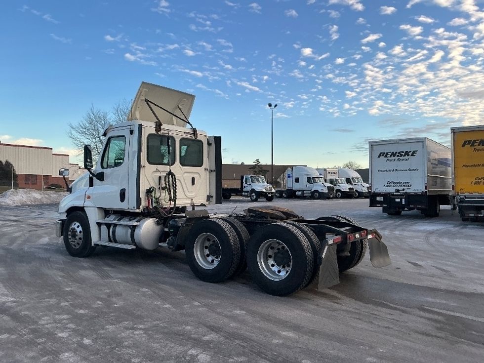 Day Cab Tractor-Heavy Duty Tractors-Freightliner-2019-Cascadia 12564ST-East Chicago-IN-655,571\n\t\tmiles-$ 21,250 - Image 5