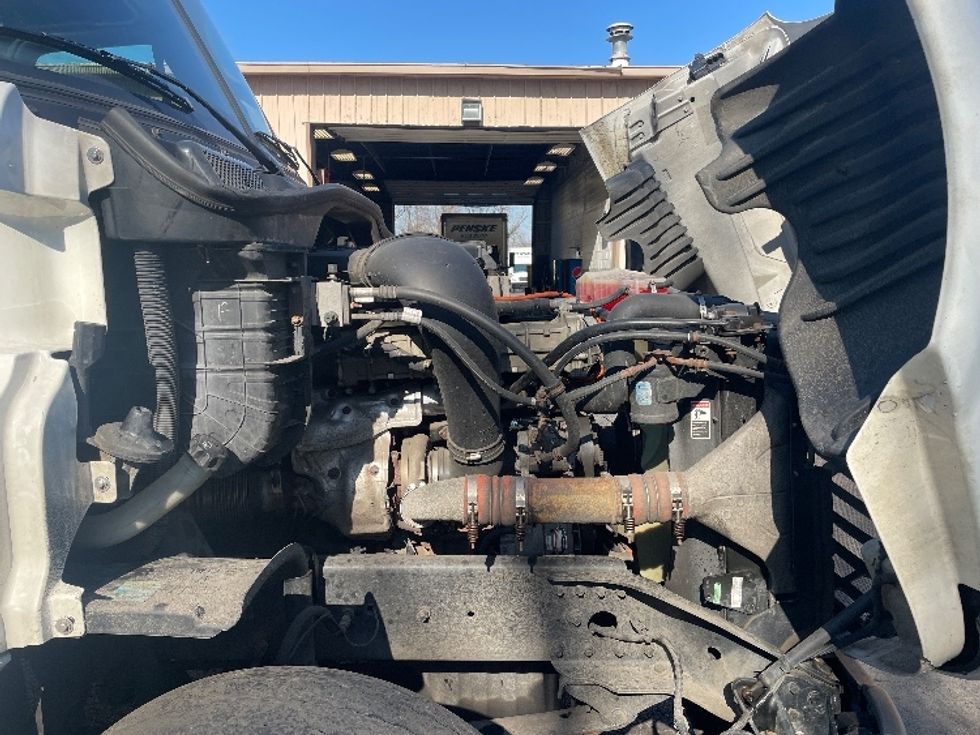 Day Cab Tractor-Heavy Duty Tractors-Freightliner-2019-Cascadia 12564ST-Edison-NJ-202,325\n\t\tmiles-$ 52,250 - Image 15