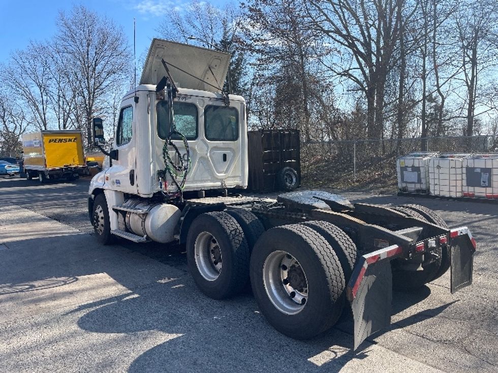 Day Cab Tractor-Heavy Duty Tractors-Freightliner-2019-Cascadia 12564ST-Edison-NJ-202,325\n\t\tmiles-$ 52,250 - Image 5