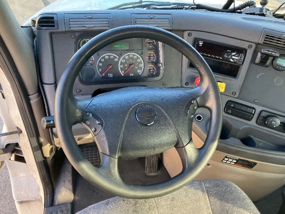 Day Cab Tractor-Heavy Duty Tractors-Freightliner-2019-Cascadia 12564ST-Edison-NJ-205,432\n\t\tmiles-$ 52,000 - Image 11