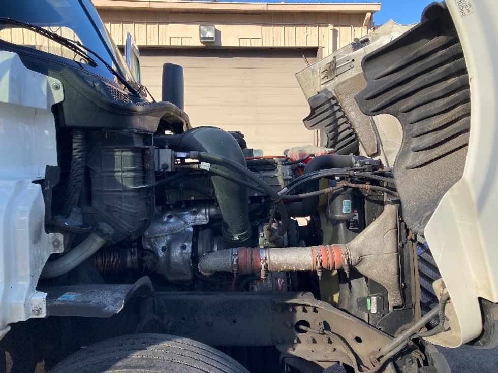 Day Cab Tractor-Heavy Duty Tractors-Freightliner-2019-Cascadia 12564ST-Edison-NJ-205,432\n\t\tmiles-$ 52,000 - Image 15