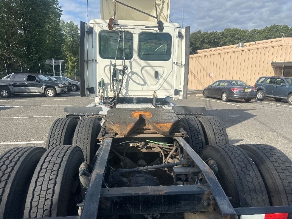Day Cab Tractor-Heavy Duty Tractors-Freightliner-2019-Cascadia 12564ST-Edison-NJ-213,700\n\t\tmiles-$ 45,250 - Image 6