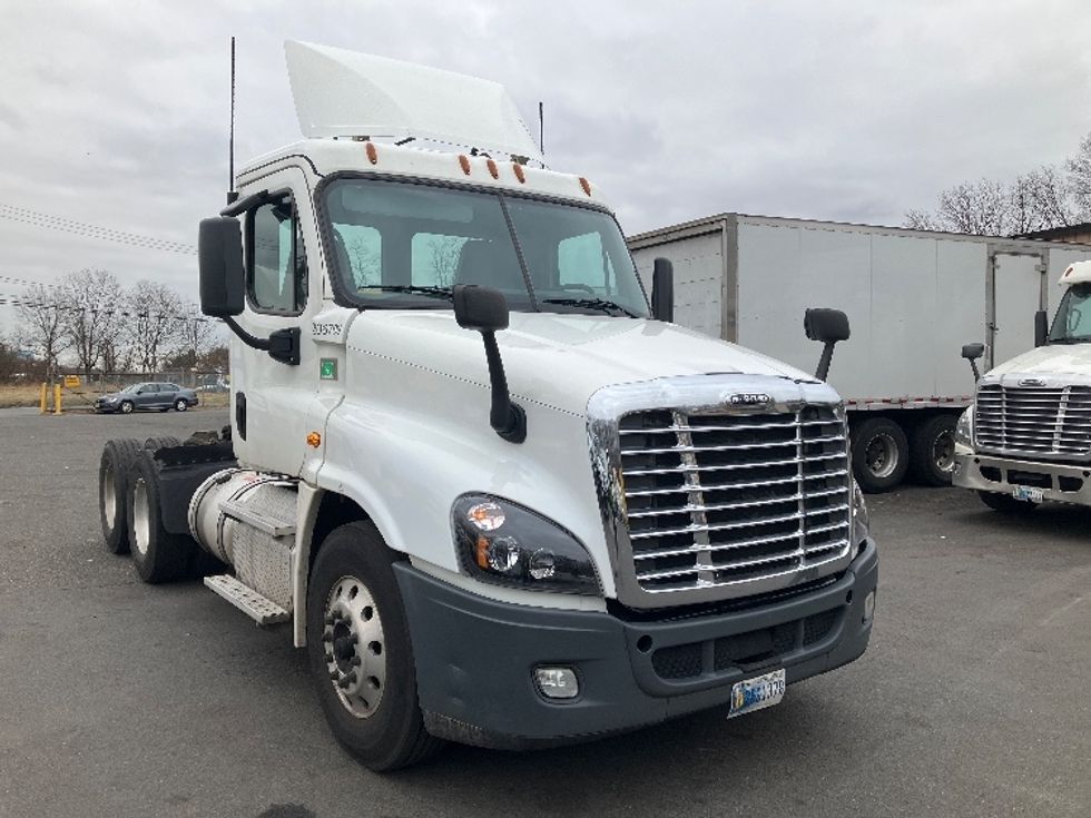 Day Cab Tractor-Heavy Duty Tractors-Freightliner-2019-Cascadia 12564ST-Edison-NJ-260,563\n\t\tmiles-$ 50,250 - Image 1