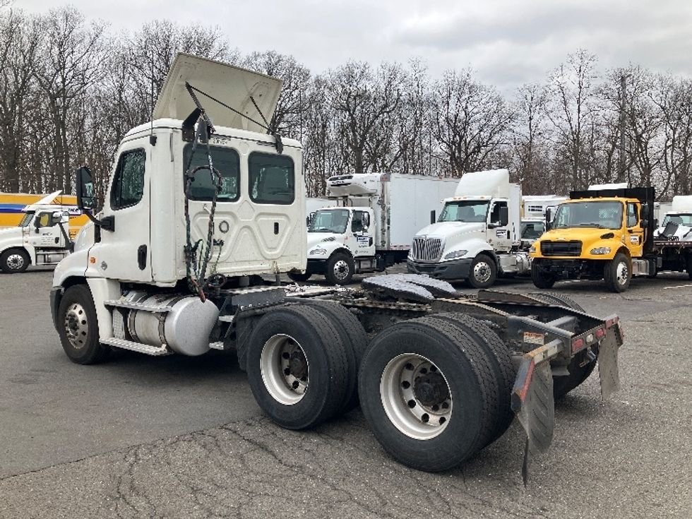 Day Cab Tractor-Heavy Duty Tractors-Freightliner-2019-Cascadia 12564ST-Edison-NJ-260,563\n\t\tmiles-$ 50,250 - Image 5