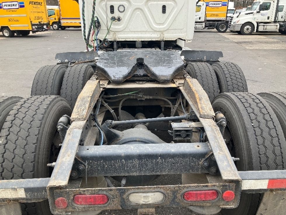 Day Cab Tractor-Heavy Duty Tractors-Freightliner-2019-Cascadia 12564ST-Edison-NJ-260,563\n\t\tmiles-$ 50,250 - Image 6