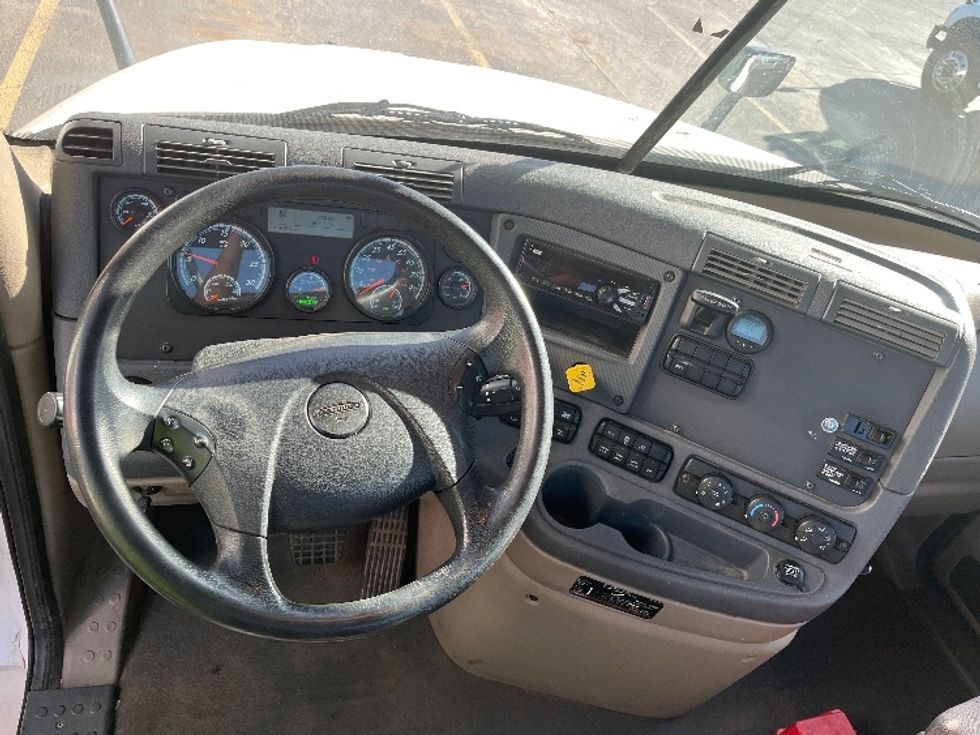 Day Cab Tractor-Heavy Duty Tractors-Freightliner-2019-Cascadia 12564ST-El Paso-TX-352,189\n\t\tmiles-$ 41,750 - Image 11