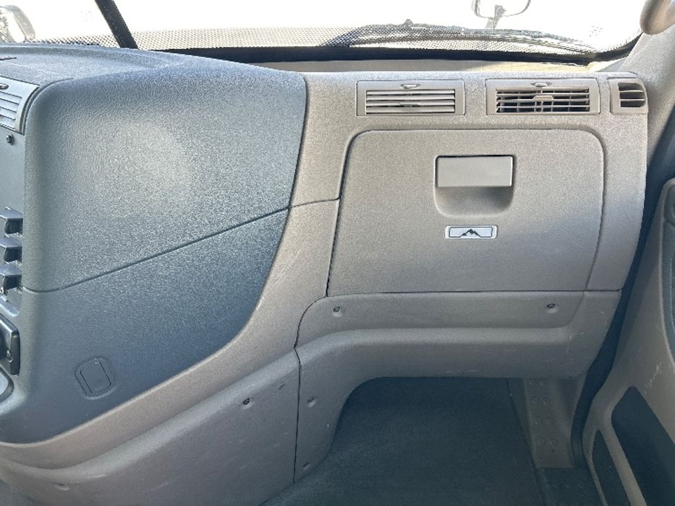 Day Cab Tractor-Heavy Duty Tractors-Freightliner-2019-Cascadia 12564ST-El Paso-TX-352,189\n\t\tmiles-$ 41,750 - Image 13
