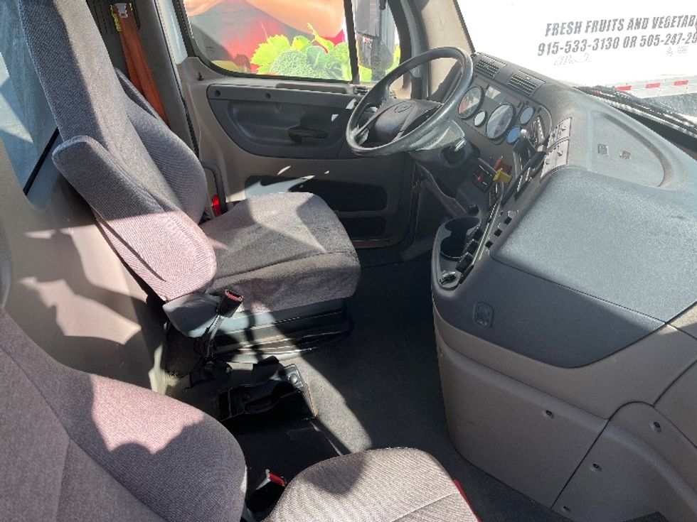 Day Cab Tractor-Heavy Duty Tractors-Freightliner-2019-Cascadia 12564ST-El Paso-TX-352,189\n\t\tmiles-$ 41,750 - Image 14