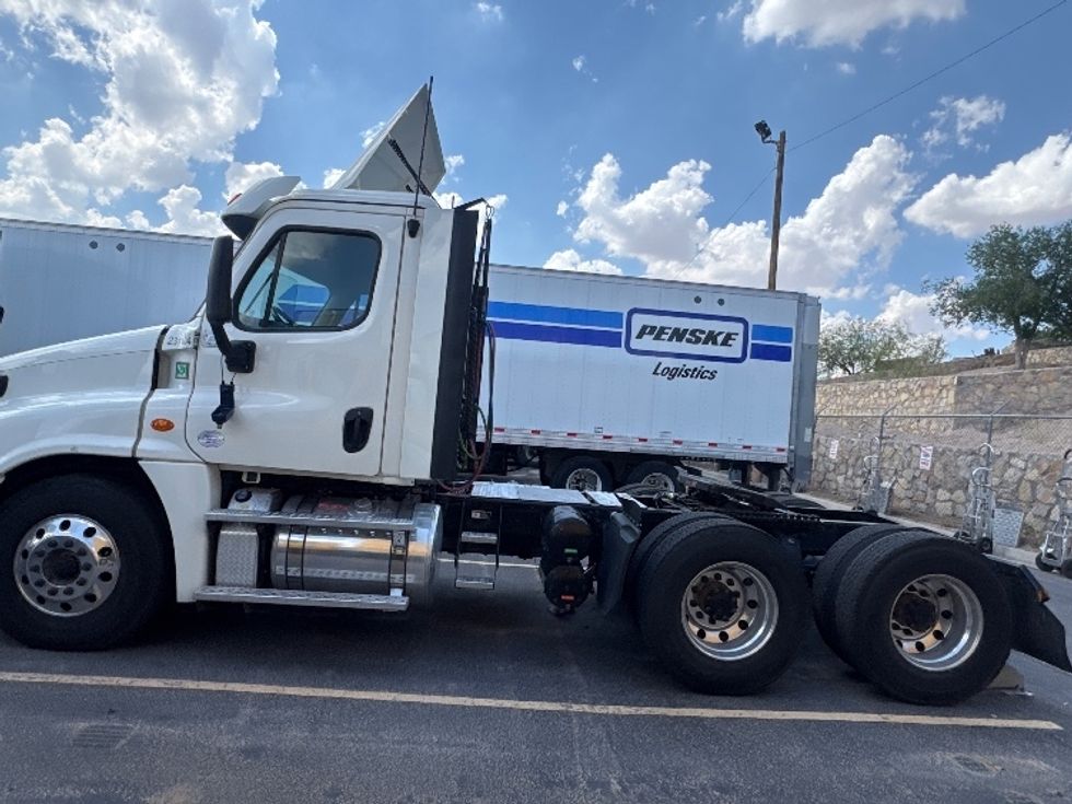 Day Cab Tractor-Heavy Duty Tractors-Freightliner-2019-Cascadia 12564ST-El Paso-TX-352,189\n\t\tmiles-$ 41,750 - Image 4