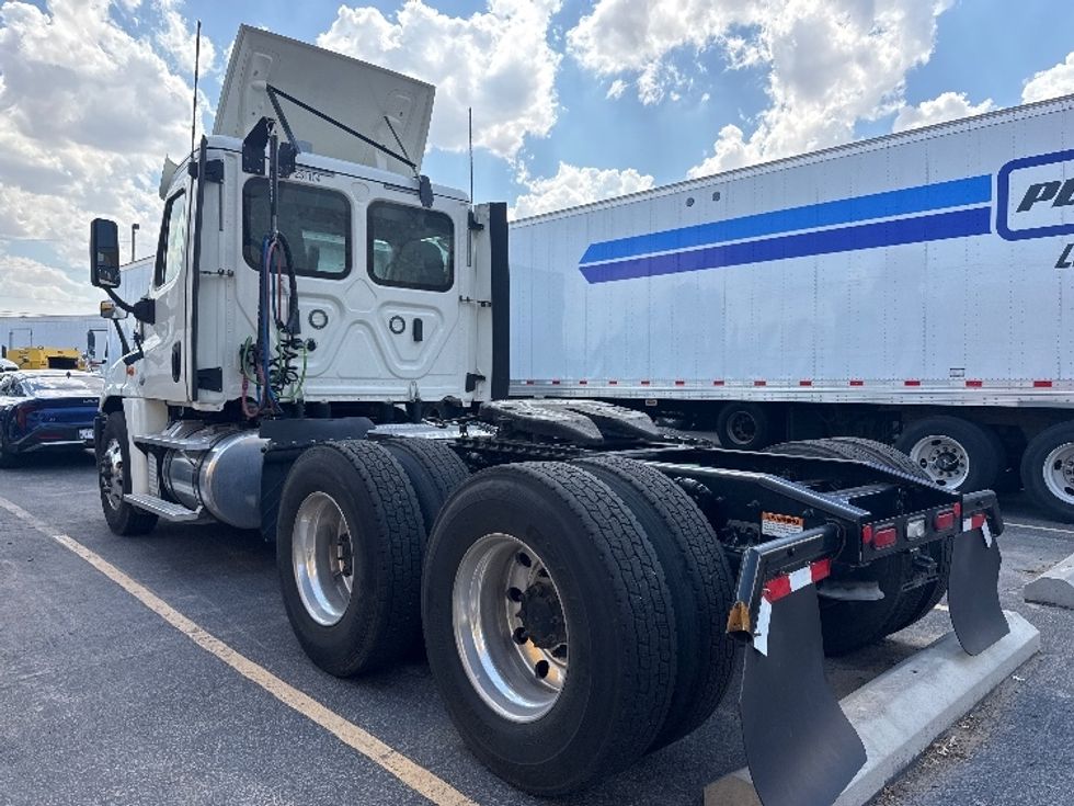 Day Cab Tractor-Heavy Duty Tractors-Freightliner-2019-Cascadia 12564ST-El Paso-TX-352,189\n\t\tmiles-$ 41,750 - Image 5