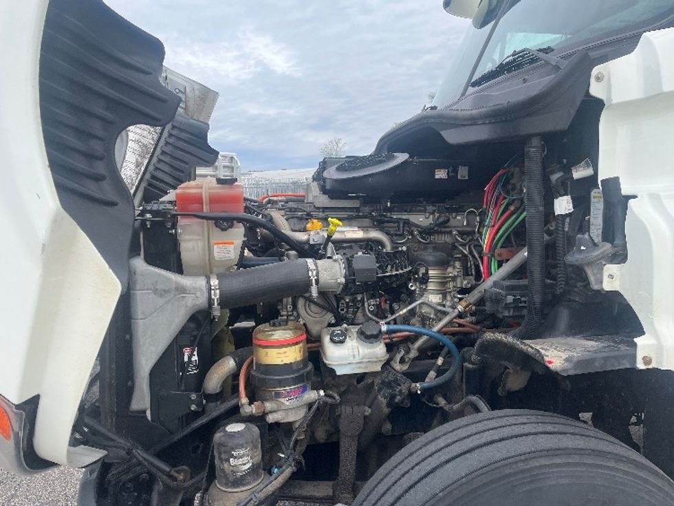 Day Cab Tractor-Heavy Duty Tractors-Freightliner-2019-Cascadia 12564ST-Elkhart-IN-165,133\n\t\tmiles-$ 36,750 - Image 15