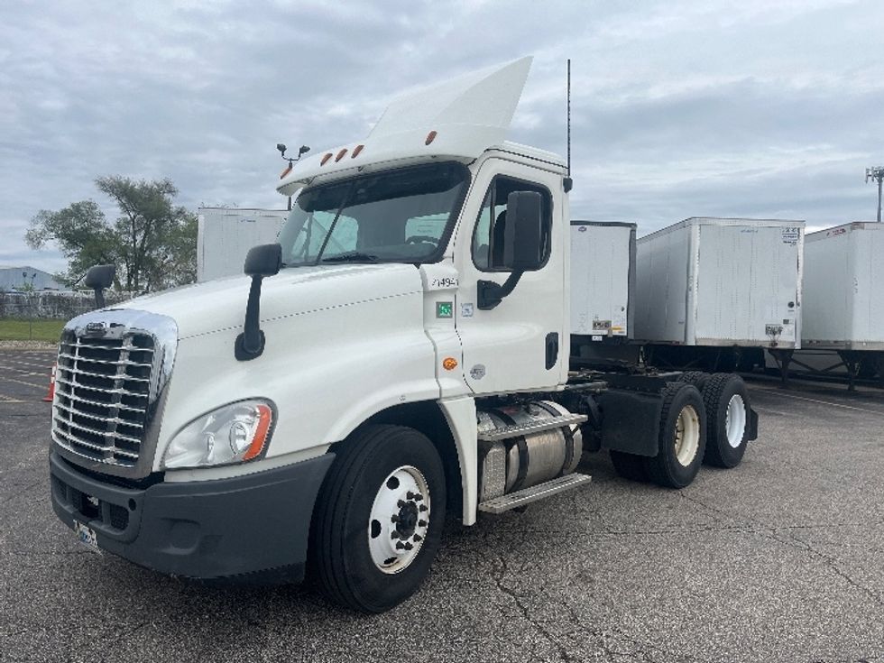 Day Cab Tractor-Heavy Duty Tractors-Freightliner-2019-Cascadia 12564ST-Elkhart-IN-165,133\n\t\tmiles-$ 36,750 - Image 3