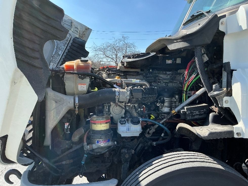Day Cab Tractor-Heavy Duty Tractors-Freightliner-2019-Cascadia 12564ST-Elkhart-IN-176,947\n\t\tmiles-$ 46,000 - Image 16