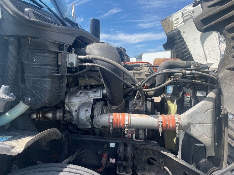 Day Cab Tractor-Heavy Duty Tractors-Freightliner-2019-Cascadia 12564ST-Elkhart-IN-193,980\n\t\tmiles-$ 40,750 - Image 15