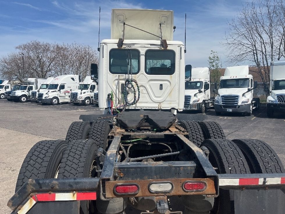 Day Cab Tractor-Heavy Duty Tractors-Freightliner-2019-Cascadia 12564ST-Elkhart-IN-193,980\n\t\tmiles-$ 40,750 - Image 6