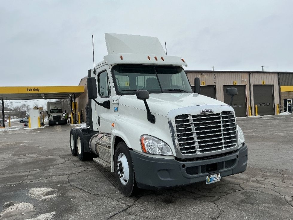 Day Cab Tractor-Heavy Duty Tractors-Freightliner-2019-Cascadia 12564ST-Elkhart-IN-211,390\n\t\tmiles-$ 45,500 - Image 1