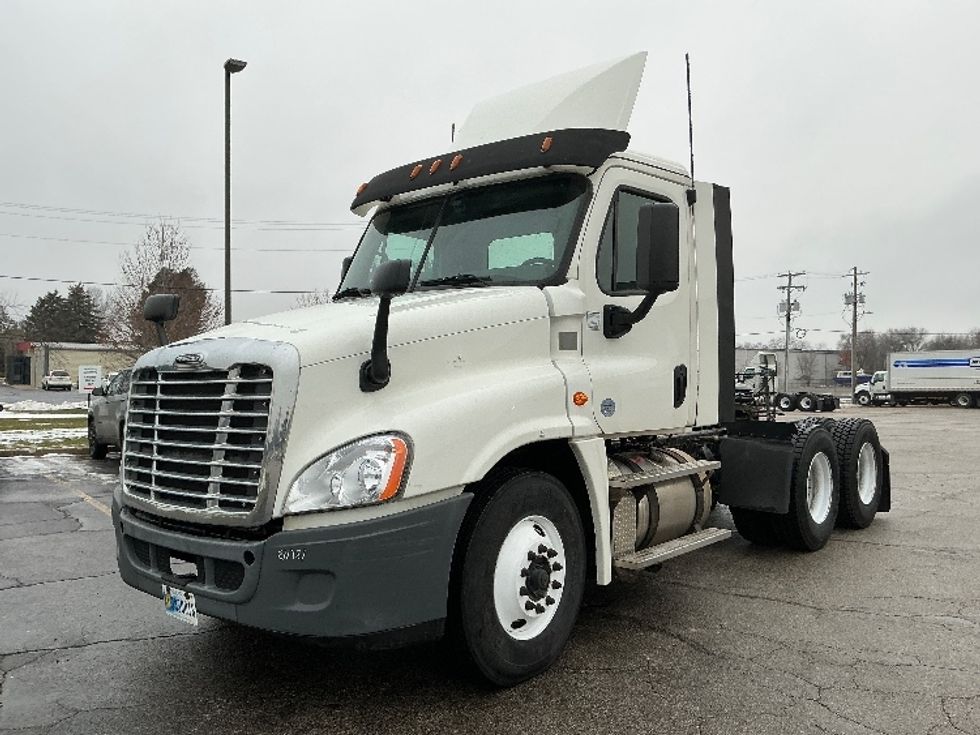 Day Cab Tractor-Heavy Duty Tractors-Freightliner-2019-Cascadia 12564ST-Elkhart-IN-224,289\n\t\tmiles-$ 45,750 - Image 3