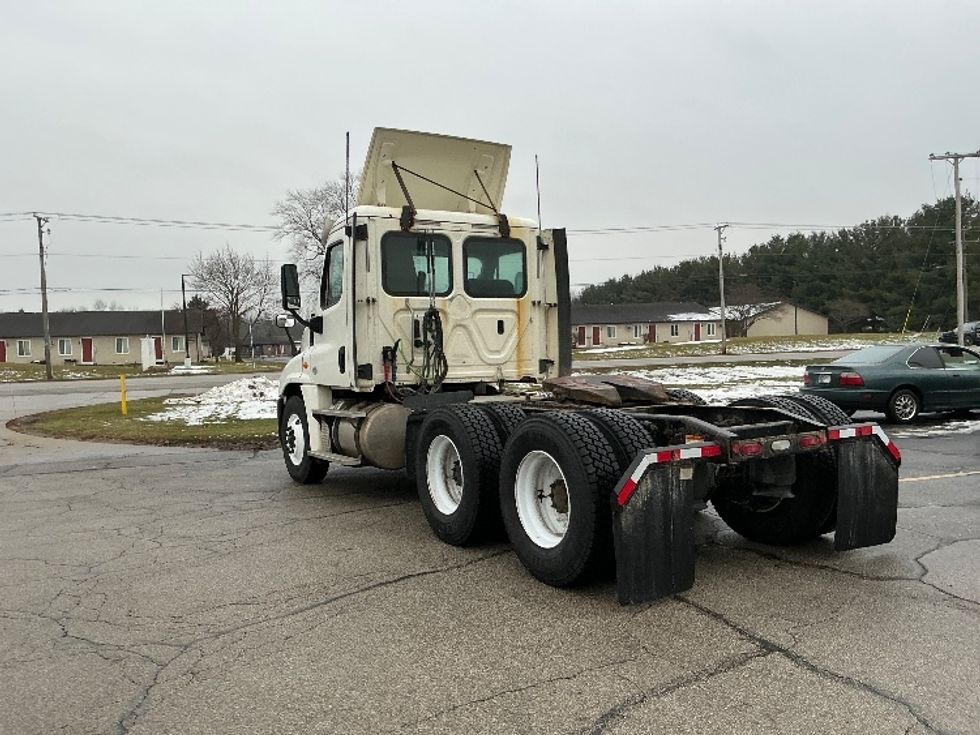 Day Cab Tractor-Heavy Duty Tractors-Freightliner-2019-Cascadia 12564ST-Elkhart-IN-224,289\n\t\tmiles-$ 45,750 - Image 5