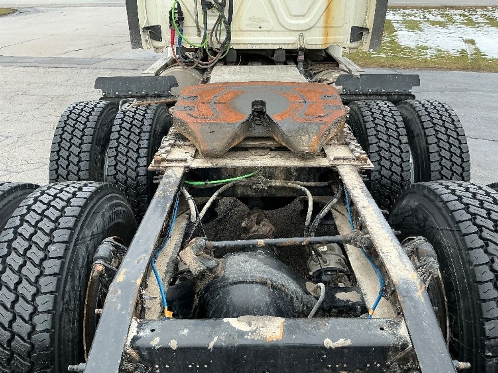 Day Cab Tractor-Heavy Duty Tractors-Freightliner-2019-Cascadia 12564ST-Elkhart-IN-224,289\n\t\tmiles-$ 45,750 - Image 6