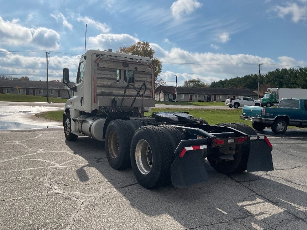 Day Cab Tractor-Heavy Duty Tractors-Freightliner-2019-Cascadia 12564ST-Elkhart-IN-241,623\n\t\tmiles-$ 44,500 - Image 5